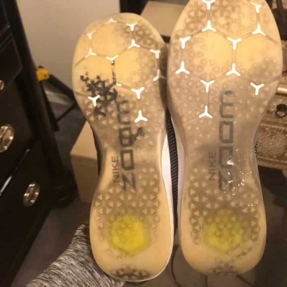 Nike shoes - Picture 3 of 3